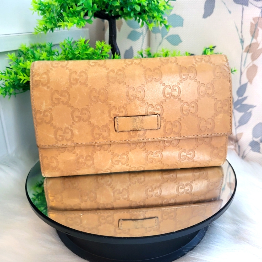 Authentic Gucci GG Classic Signature Wallet
